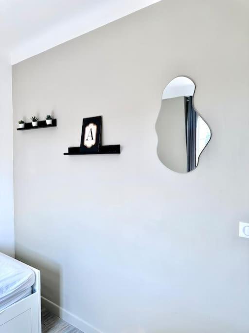 Appartement Vue Tour Eiffel Ligne 14 A Cote De Paris Gentilly Exterior foto
