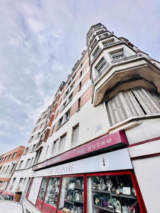 Appartement Vue Tour Eiffel Ligne 14 A Cote De Paris Gentilly Exterior foto